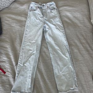 Levi's Light Wash Ribcage Straight 24